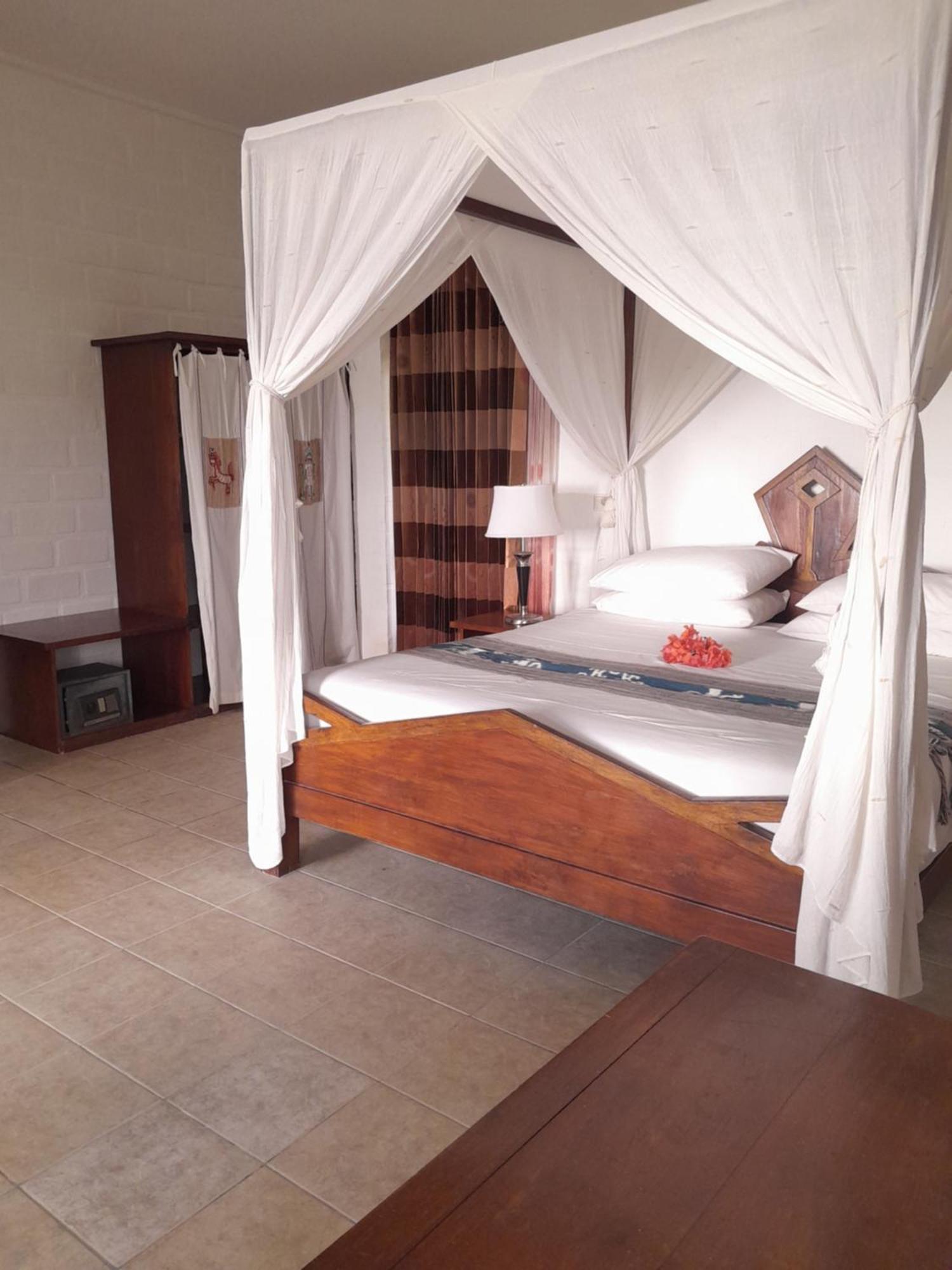 Sumba Nautil Resort Deke Exterior photo
